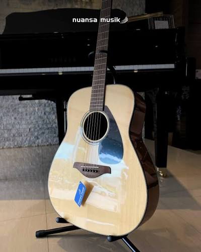 Yamaha FG800
